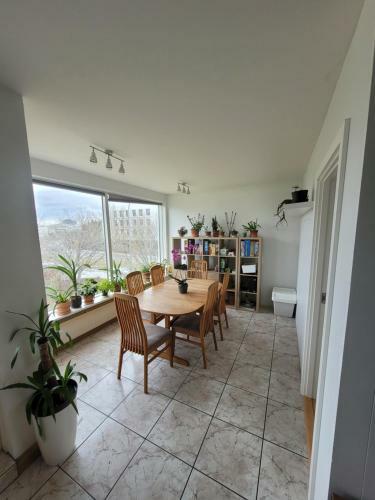 Private Room In A Share House. Good Location