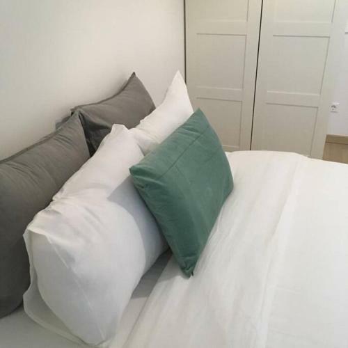 Apartamento Modern 3 Beds In Convenient Location