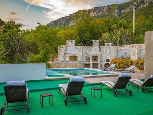 Charming Holiday Home In Bribir With Private Pool