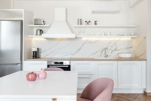 Helia All Seasons Apartments