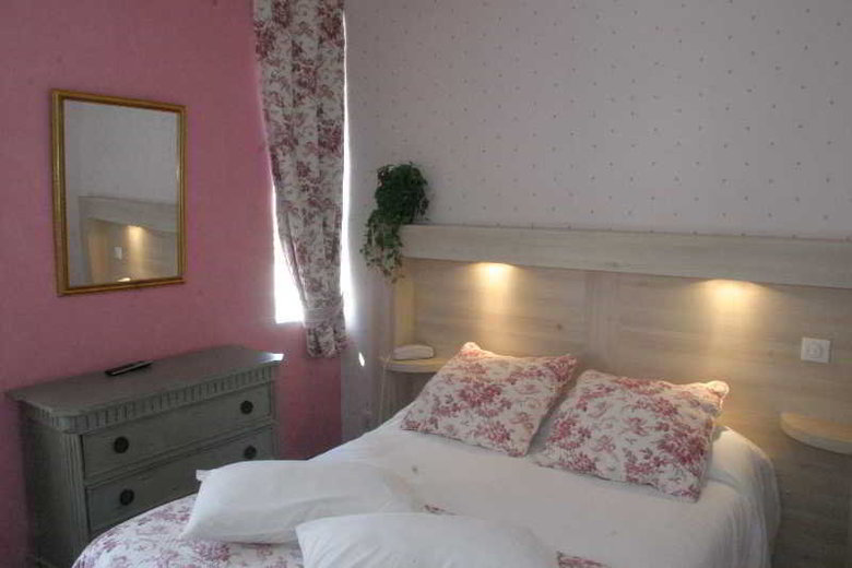 Hotel H�tel De Lion Sur Mer