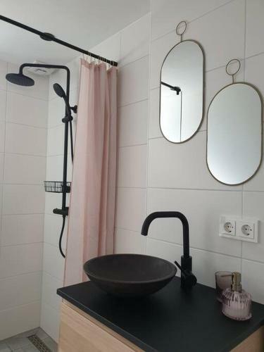 Het Huisje' Gloednieuw Sfeervol En Luxe Tiny House