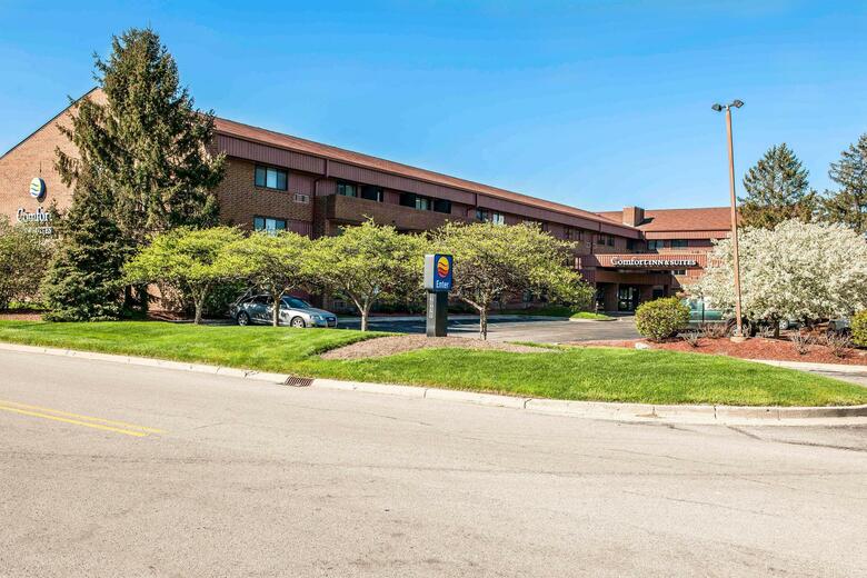 Hotel Comfort Inn & Suites North At The Pyramids