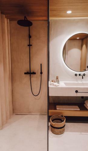 Birdcage 33 Boutique Hotel & Restaurant