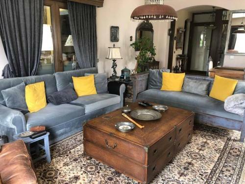 Apartamento A Unique Villa With Shared Pool And Garden