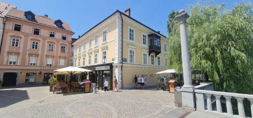Old Town Riverside Apartment Jur?i?ev Trg