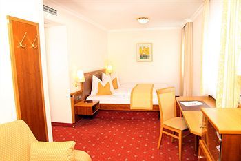 Hotel Am Schlosspark Zum Kurf�rst