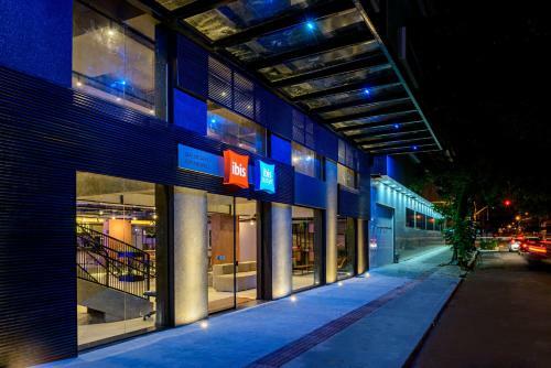 Hotel Ibis Budget Cambori� - Novo!