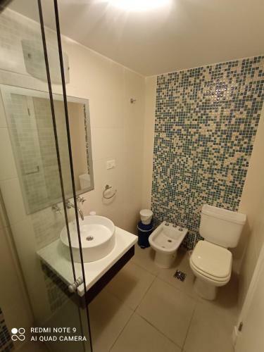 Apartamento de 2 Dormitorios Con Parrillero En Punta Del Este
