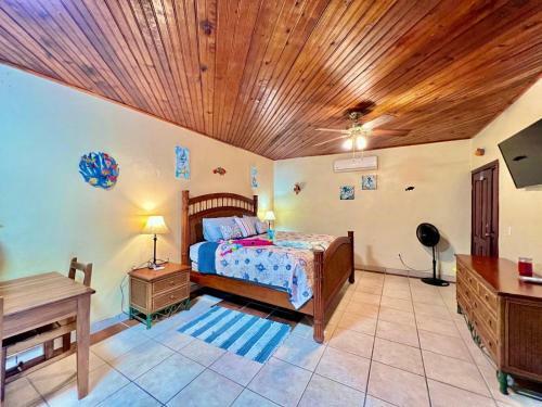 Apartamento Hermit Crab Villa 3b @sunset Villas, West End.