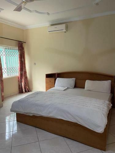 Spacious 2 Bedroom Guest House, East Legon