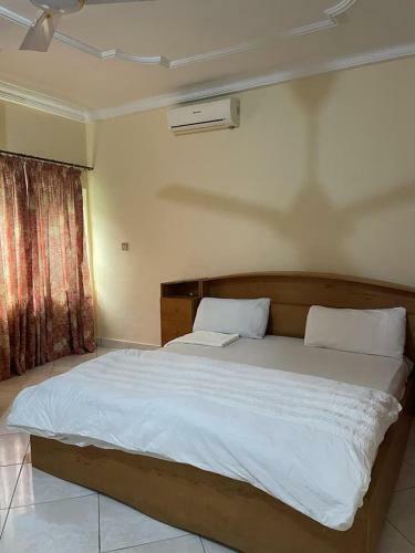 Spacious 2 Bedroom Guest House, East Legon
