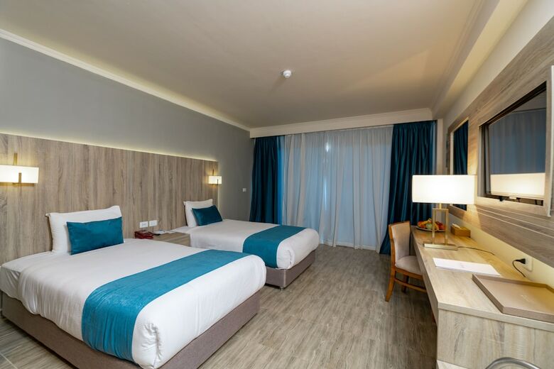 Hotel Aqua Mondo Abu Soma Resort
