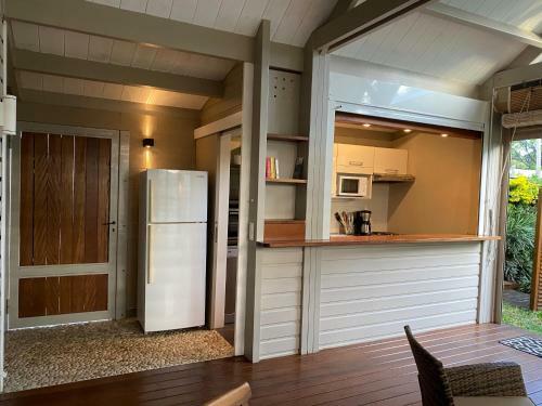 Bungalow "ipom�a" � 2 Pas de La Plage Et Lagon