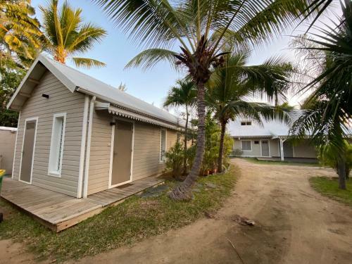 Bungalow "ipom�a" � 2 Pas de La Plage Et Lagon