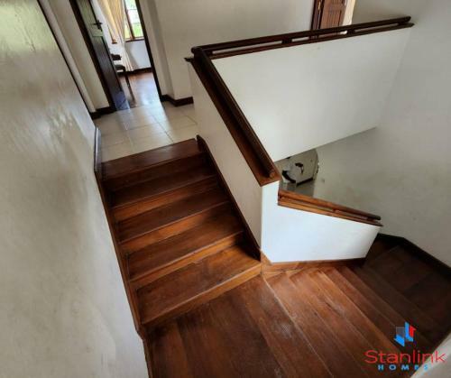 A Breath-taking 5-bedroom Holiday Home!