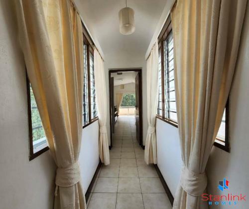 A Breath-taking 5-bedroom Holiday Home!