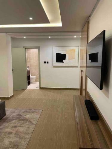 Upscale 3 Bedroom High-rise Apartment In V/island