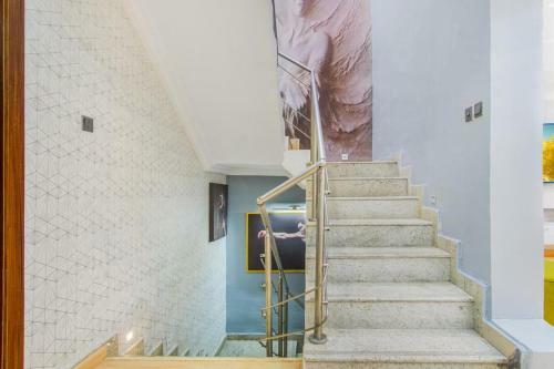 Cheerful & Colourful 3bedroom Apartment