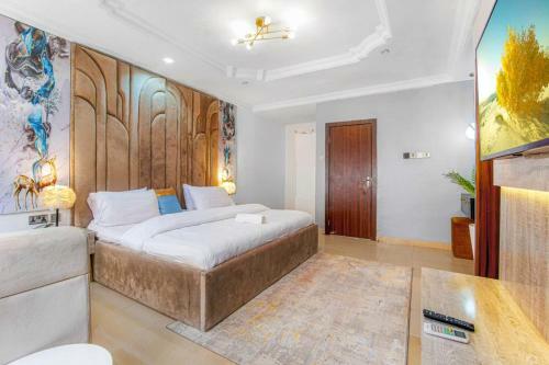 Cheerful & Colourful 3bedroom Apartment