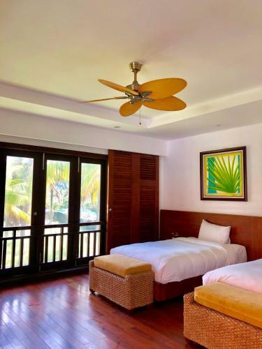 Charming 4 Bedrooms Villas With Few Step To Beach