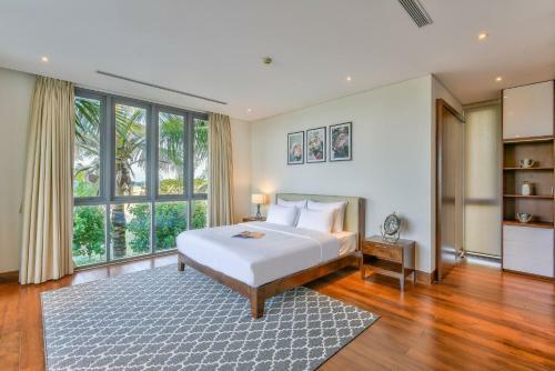 Stunning Beachfront 6br Villa W Largest Pool