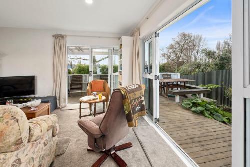 Plum Tree Cottage - Turangi Holiday Home