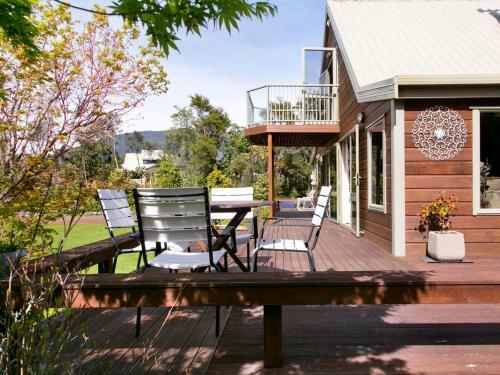 Riverstone House - Turangi Holiday Home