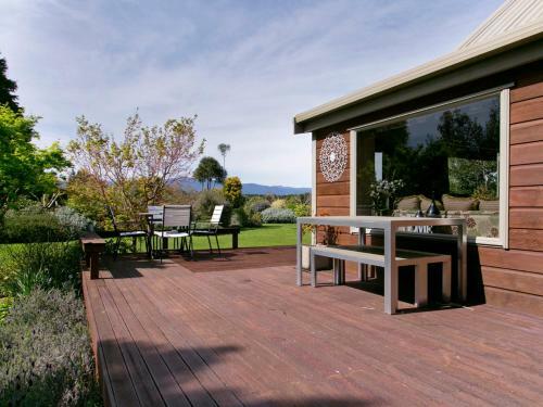 Riverstone House - Turangi Holiday Home