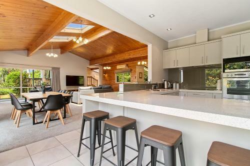 Country Retreat - Athenree Holiday Home