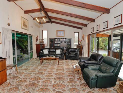 Boat Harbour House - Te Anau Holiday Home