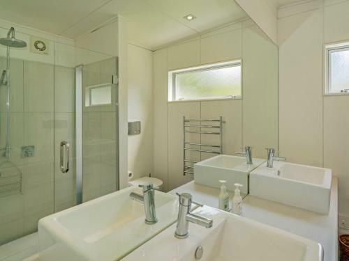 Sun Seekers Paradise - Whangapoua Holiday Home