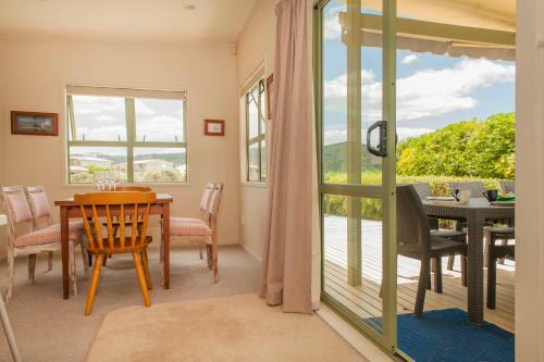 Surf Beach Views - Whangamata Holiday Home