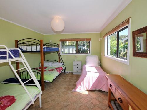 Front Bach Hideaway - Hahei Holiday Home