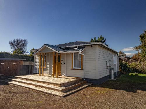 Old Railway Cottage - Ohakune Holiday Home