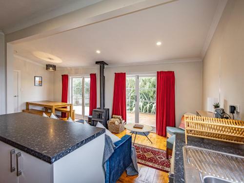 Old Railway Cottage - Ohakune Holiday Home
