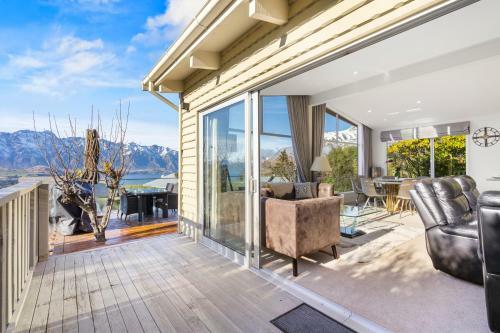 Alpine Home With Amazing Mountain & Lake Views