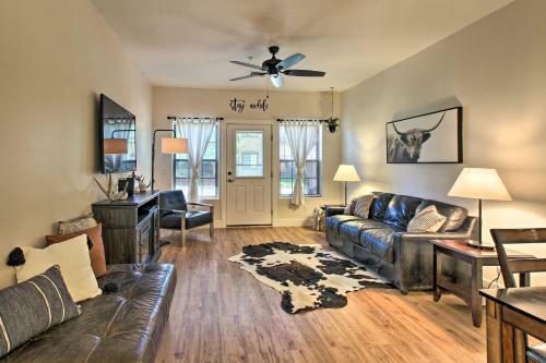 Apartamento Rustic-chic Overgaard Condo With Fishing Pond!