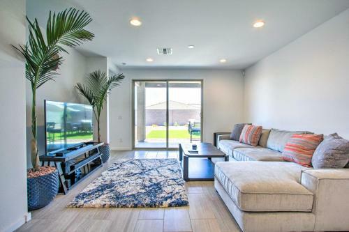 Modern Retreat About 21 Mi To State Farm Stadium!