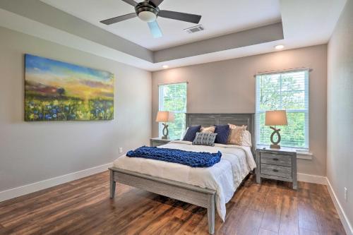 Pet-friendly Bella Vista Home With Deck And Yard!