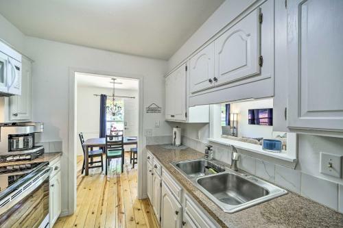 Stunning Bella Vista Retreat With Lake Access!