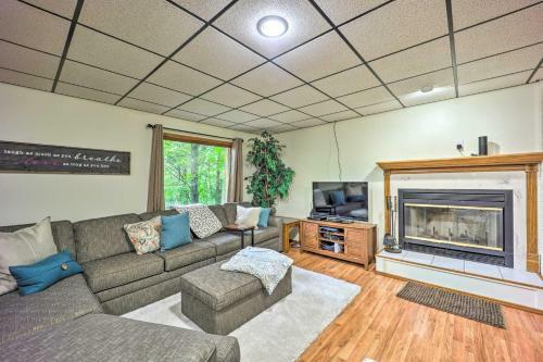 Waterfront Home On Beaver Lake With 2 Decks!