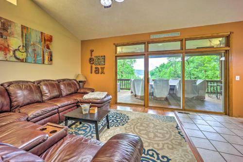 Waterfront Home On Beaver Lake With 2 Decks!