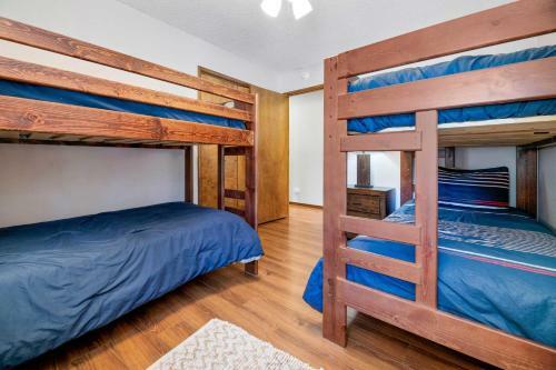 Lakeview Cozy Retreat