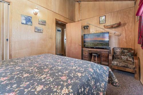 Knotty Pine Chalet