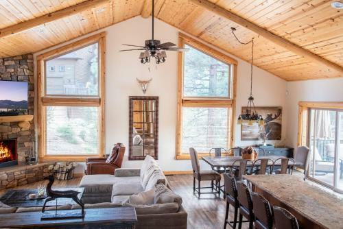 49 - Fawn Trail Lodge Home