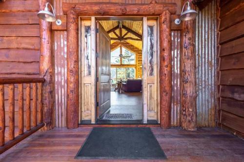 Nena's Nook Moonridge Log Mansion