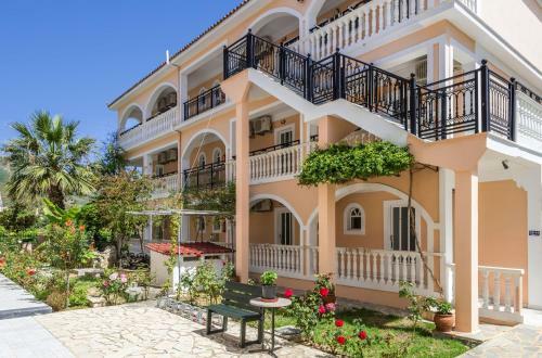 Hostal Athina Apartments