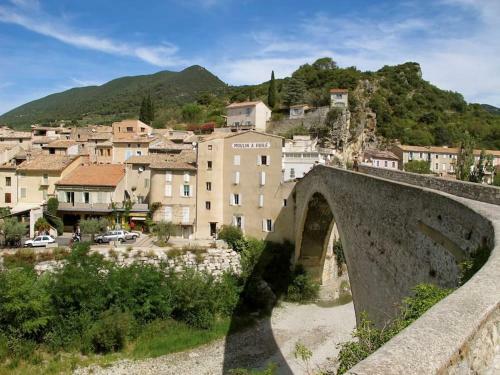 Charmante Maison de Vacances Sur Un Terrain de 4 Ha