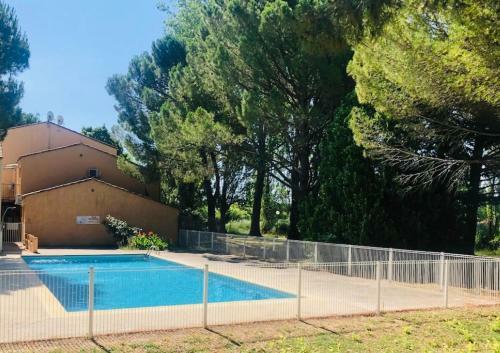 Apartamento Joli Studio Au Village Camarguais - Arles